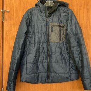 L.L.Bean Men’s Blue Puffer Jacket w/Gray Pocket -Size L